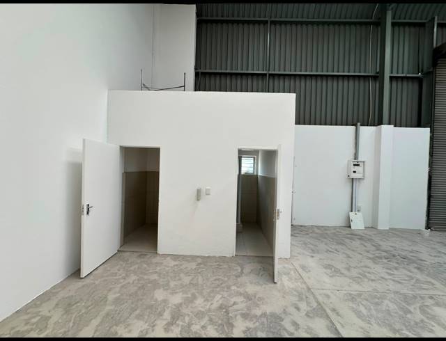 624M² WAREHOUSE TO LET IN NORTH RIDING